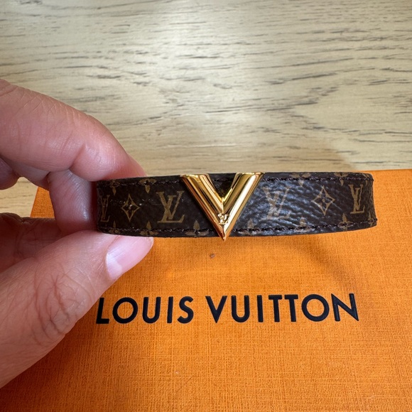 Louis Vuitton monogram bracelet - Picture 2 of 3